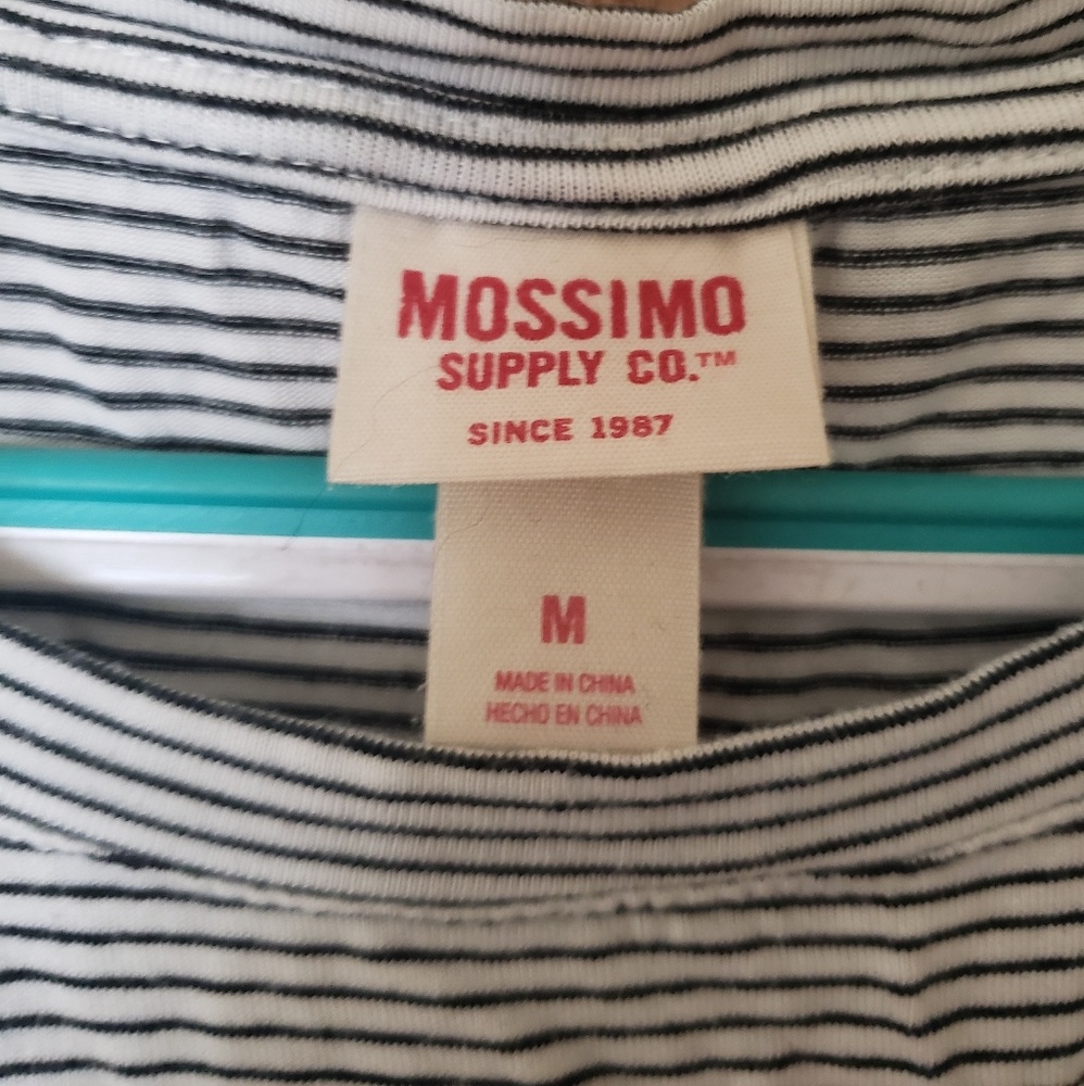 Mossimo Knot Tee - Picture 3 of 4